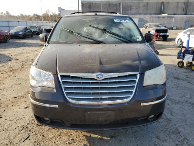 Photo 4 VIN: 2A4RR5D19AR299180 - CHRYSLER TOWN & COU 