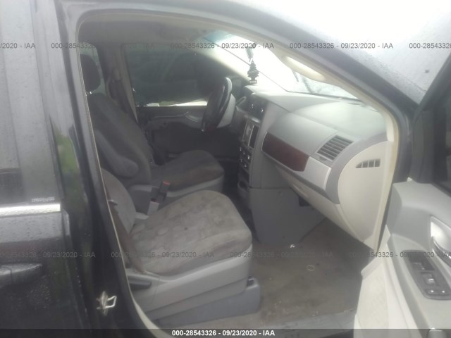 Photo 4 VIN: 2A4RR5D19AR305642 - CHRYSLER TOWN & COUNTRY 