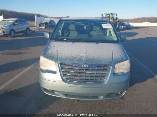 Photo 5 VIN: 2A4RR5D19AR309352 - CHRYSLER TOWN & COUNTRY 