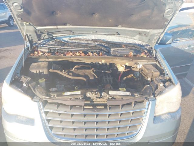 Photo 9 VIN: 2A4RR5D19AR309352 - CHRYSLER TOWN & COUNTRY 