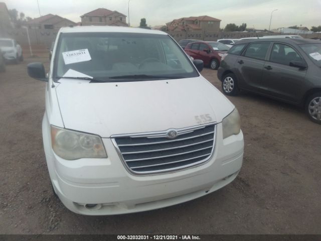 Photo 5 VIN: 2A4RR5D19AR343808 - CHRYSLER TOWN & COUNTRY 