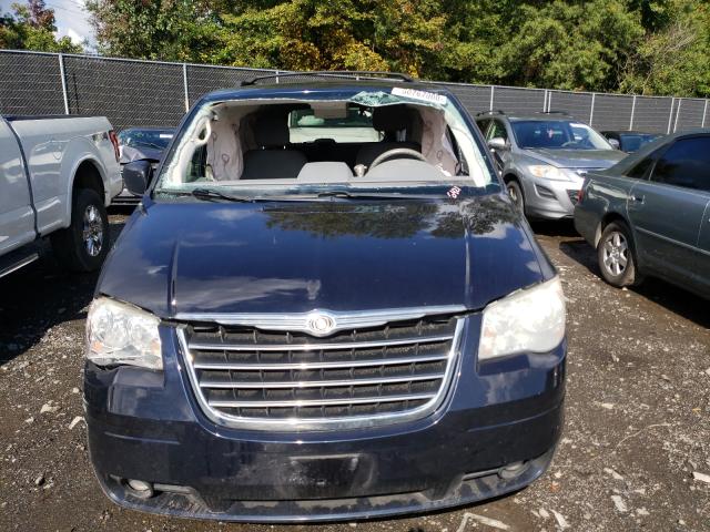 Photo 8 VIN: 2A4RR5D19AR345008 - CHRYSLER TOWN & COU 