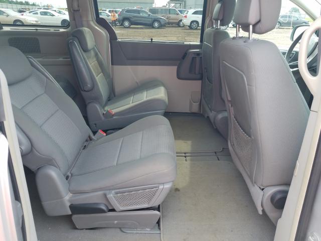 Photo 5 VIN: 2A4RR5D19AR381541 - CHRYSLER TOWN &AMP COU 