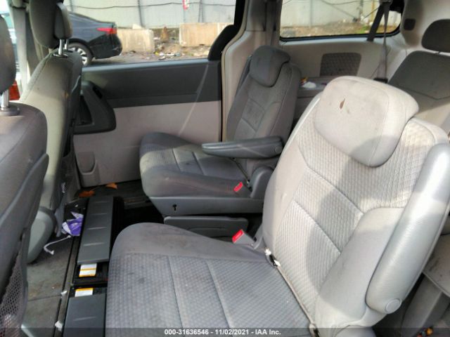 Photo 7 VIN: 2A4RR5D19AR404221 - CHRYSLER TOWN & COUNTRY 