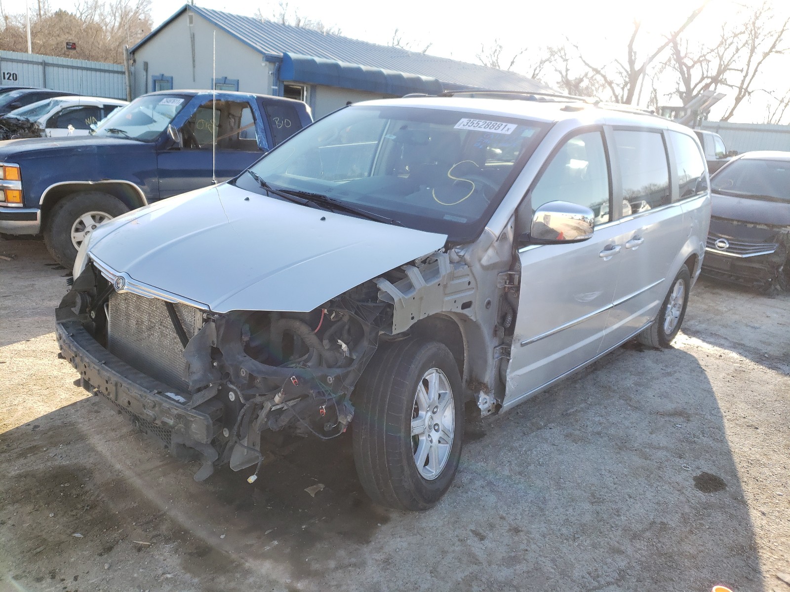 Photo 1 VIN: 2A4RR5D19AR423268 - CHRYSLER TOWN &AMP COU 