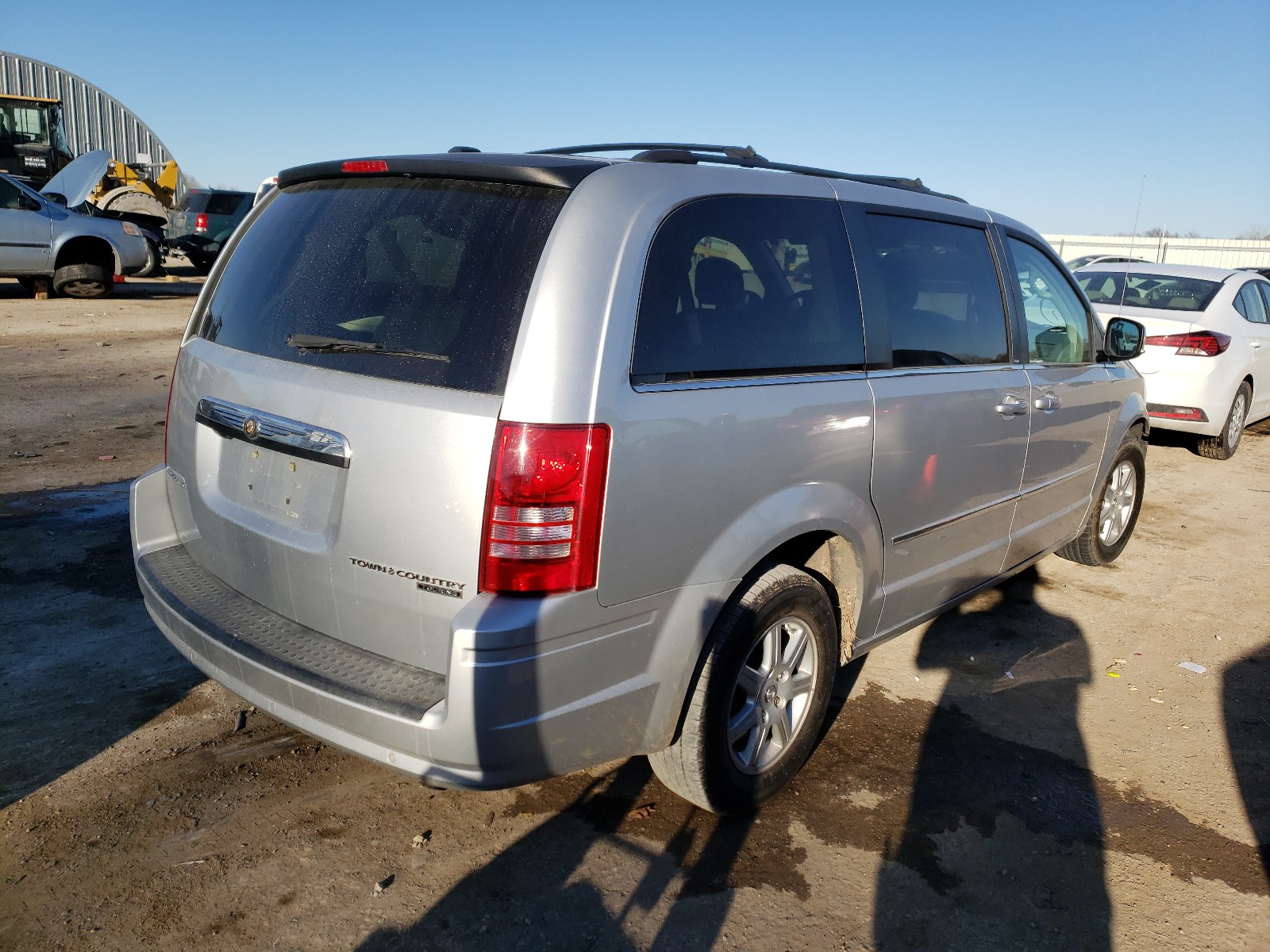 Photo 3 VIN: 2A4RR5D19AR423268 - CHRYSLER TOWN &AMP COU 