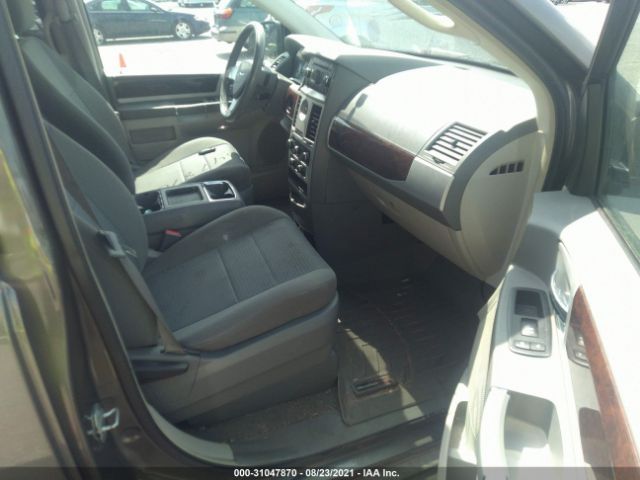 Photo 4 VIN: 2A4RR5D19AR441883 - CHRYSLER TOWN & COUNTRY 