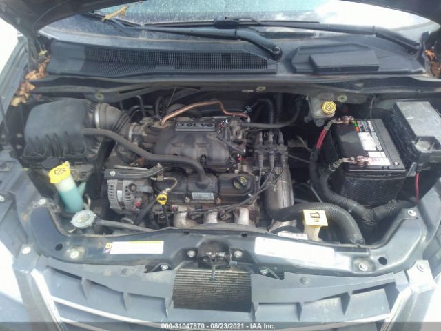 Photo 9 VIN: 2A4RR5D19AR441883 - CHRYSLER TOWN & COUNTRY 