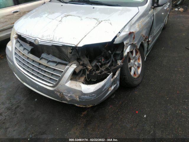 Photo 5 VIN: 2A4RR5D19AR463396 - CHRYSLER TOWN & COUNTRY 