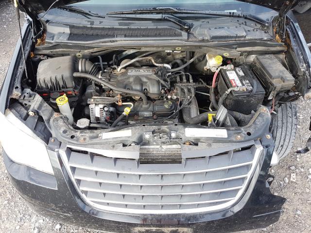 Photo 6 VIN: 2A4RR5D19AR467884 - CHRYSLER TOWN & COU 