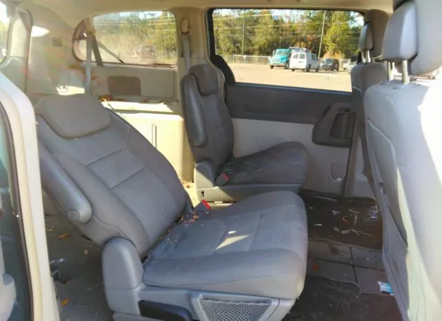 Photo 7 VIN: 2A4RR5D19AR491327 - CHRYSLER TOWN & COUNTRY 