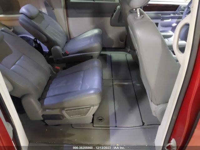 Photo 7 VIN: 2A4RR5D1XAR109757 - CHRYSLER TOWN & COUNTRY 