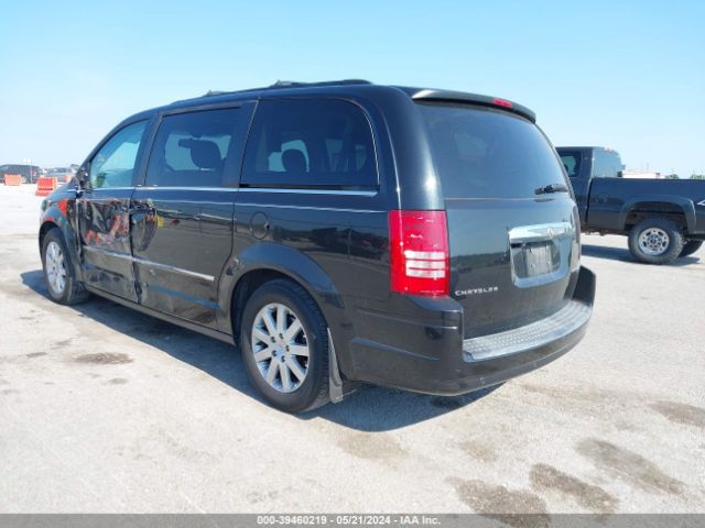 Photo 2 VIN: 2A4RR5D1XAR151085 - CHRYSLER TOWN & COUNTRY 