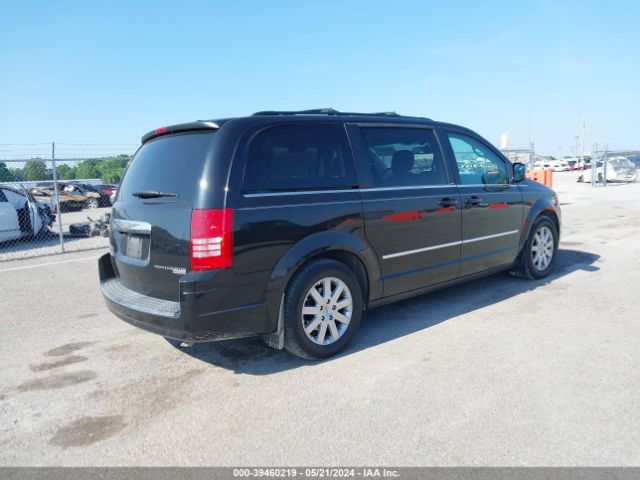 Photo 3 VIN: 2A4RR5D1XAR151085 - CHRYSLER TOWN & COUNTRY 