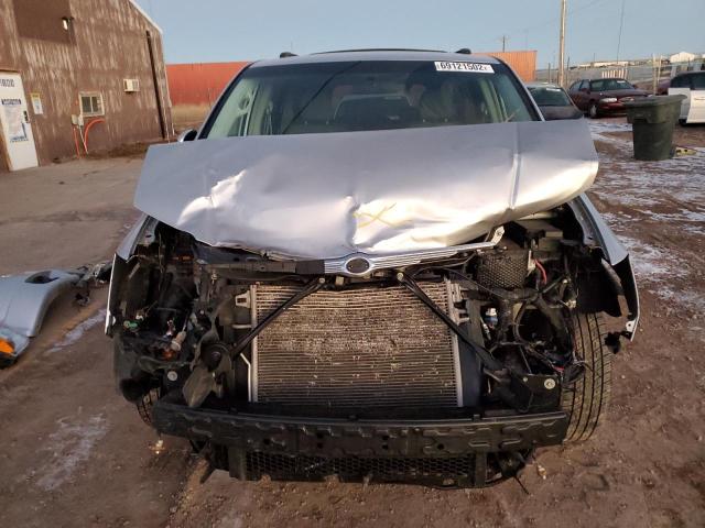 Photo 4 VIN: 2A4RR5D1XAR189769 - CHRYSLER TOWN & COU 