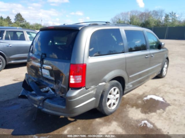 Photo 3 VIN: 2A4RR5D1XAR194891 - CHRYSLER TOWN & COUNTRY 