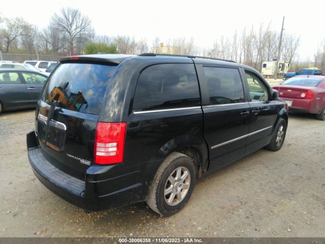 Photo 3 VIN: 2A4RR5D1XAR198116 - CHRYSLER TOWN & COUNTRY 