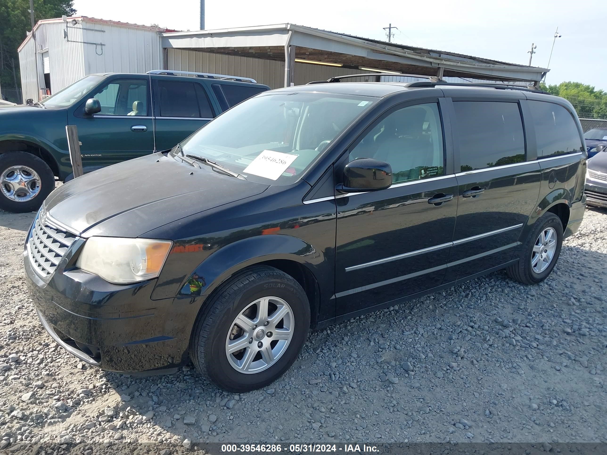 Photo 1 VIN: 2A4RR5D1XAR206117 - CHRYSLER TOWN & COUNTRY 