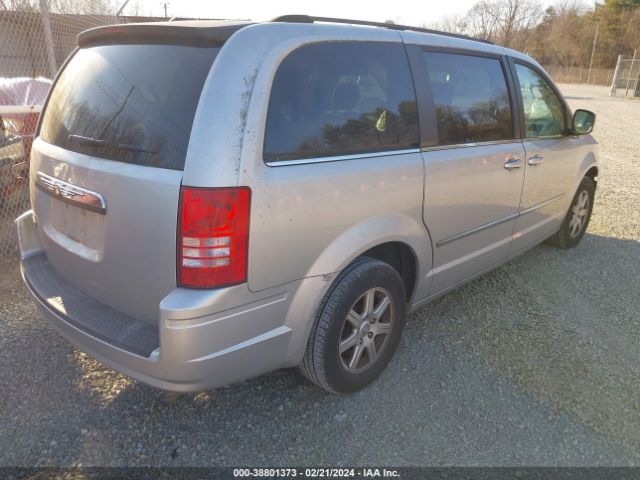 Photo 3 VIN: 2A4RR5D1XAR215125 - CHRYSLER TOWN & COUNTRY 