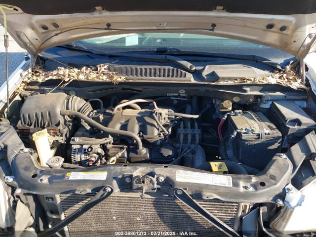 Photo 9 VIN: 2A4RR5D1XAR215125 - CHRYSLER TOWN & COUNTRY 