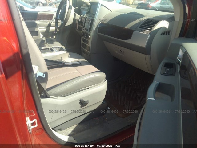 Photo 4 VIN: 2A4RR5D1XAR217585 - CHRYSLER TOWN & COUNTRY 