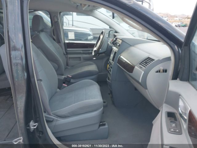 Photo 4 VIN: 2A4RR5D1XAR249694 - CHRYSLER TOWN & COUNTRY 