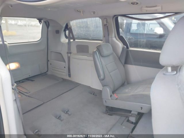 Photo 7 VIN: 2A4RR5D1XAR249694 - CHRYSLER TOWN & COUNTRY 