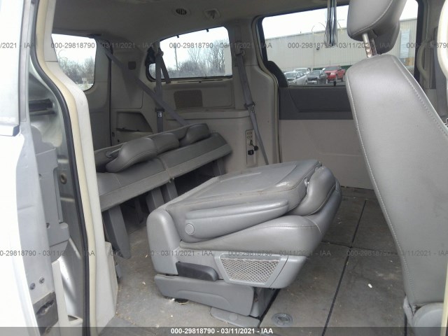 Photo 7 VIN: 2A4RR5D1XAR250330 - CHRYSLER TOWN & COUNTRY 