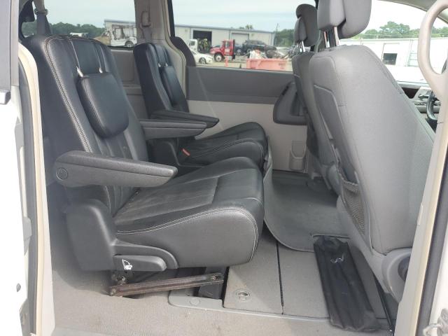 Photo 10 VIN: 2A4RR5D1XAR304564 - CHRYSLER TOWN & COU 