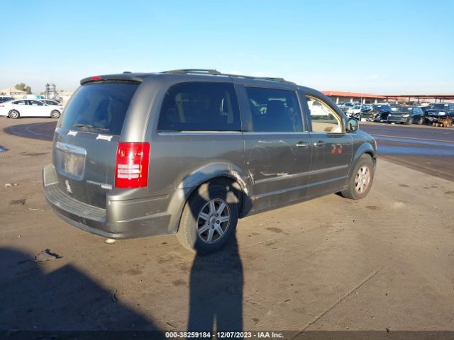 Photo 3 VIN: 2A4RR5D1XAR357829 - CHRYSLER TOWN & COUNTRY 