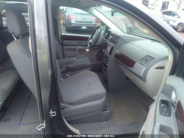 Photo 4 VIN: 2A4RR5D1XAR399403 - CHRYSLER TOWN & COUNTRY 