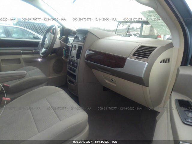 Photo 4 VIN: 2A4RR5D1XAR450768 - CHRYSLER TOWN & COUNTRY 