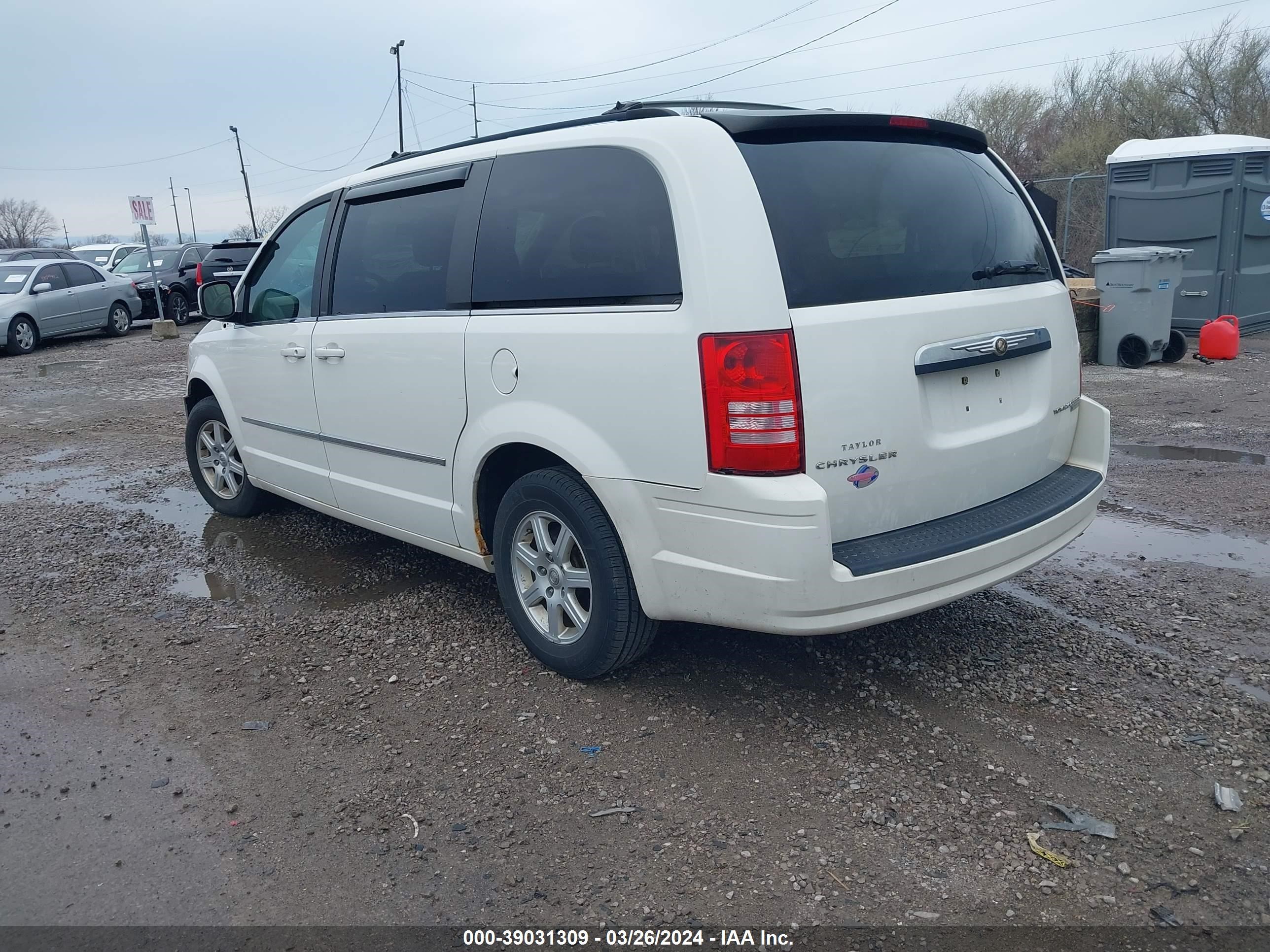 Photo 2 VIN: 2A4RR5D1XAR451726 - CHRYSLER TOWN & COUNTRY 