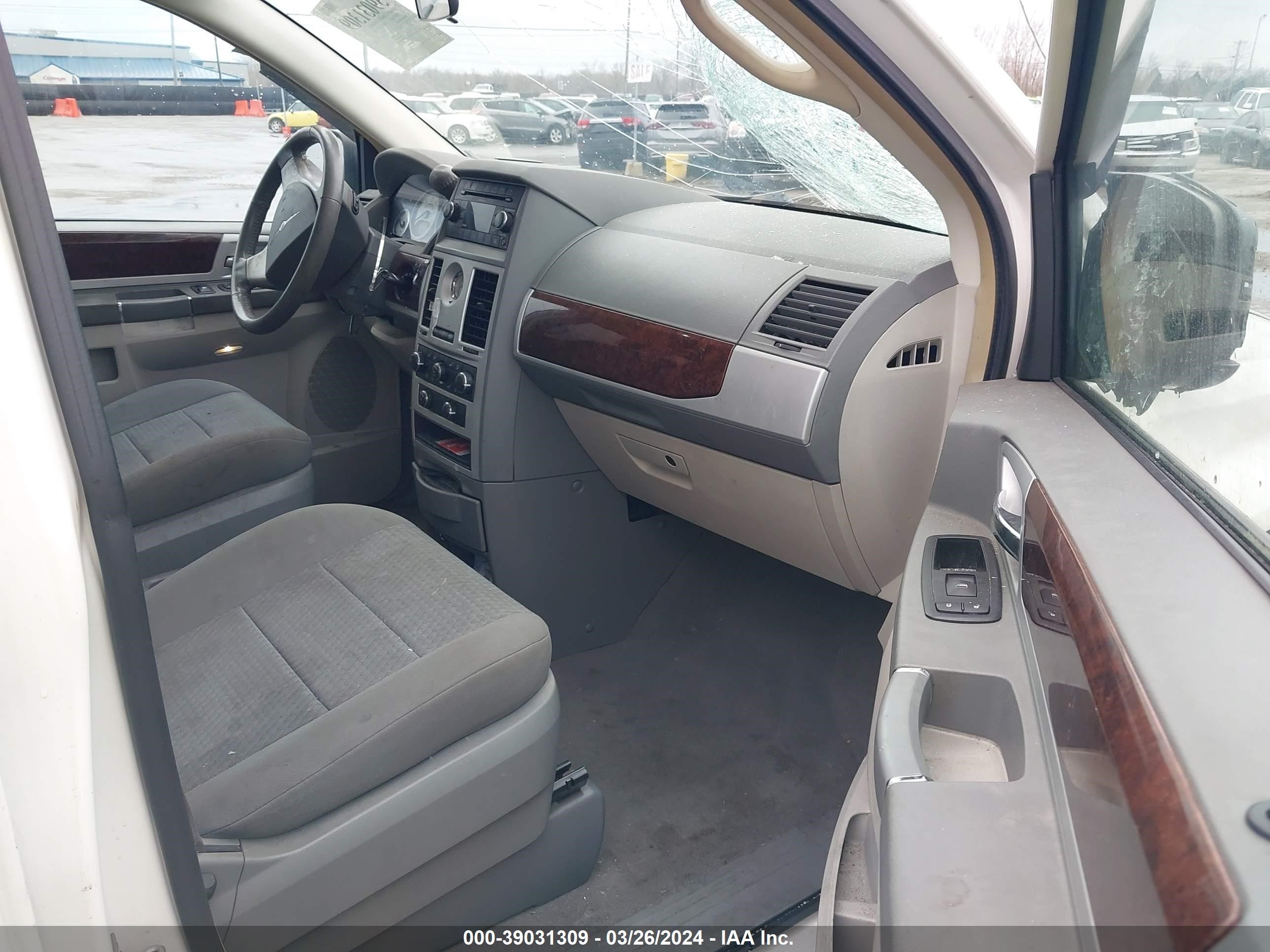 Photo 4 VIN: 2A4RR5D1XAR451726 - CHRYSLER TOWN & COUNTRY 