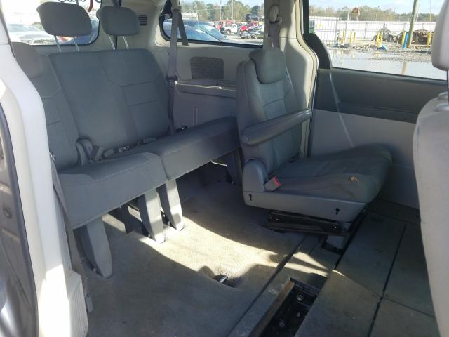 Photo 5 VIN: 2A4RR5D1XAR500939 - CHRYSLER TOWN & COU 