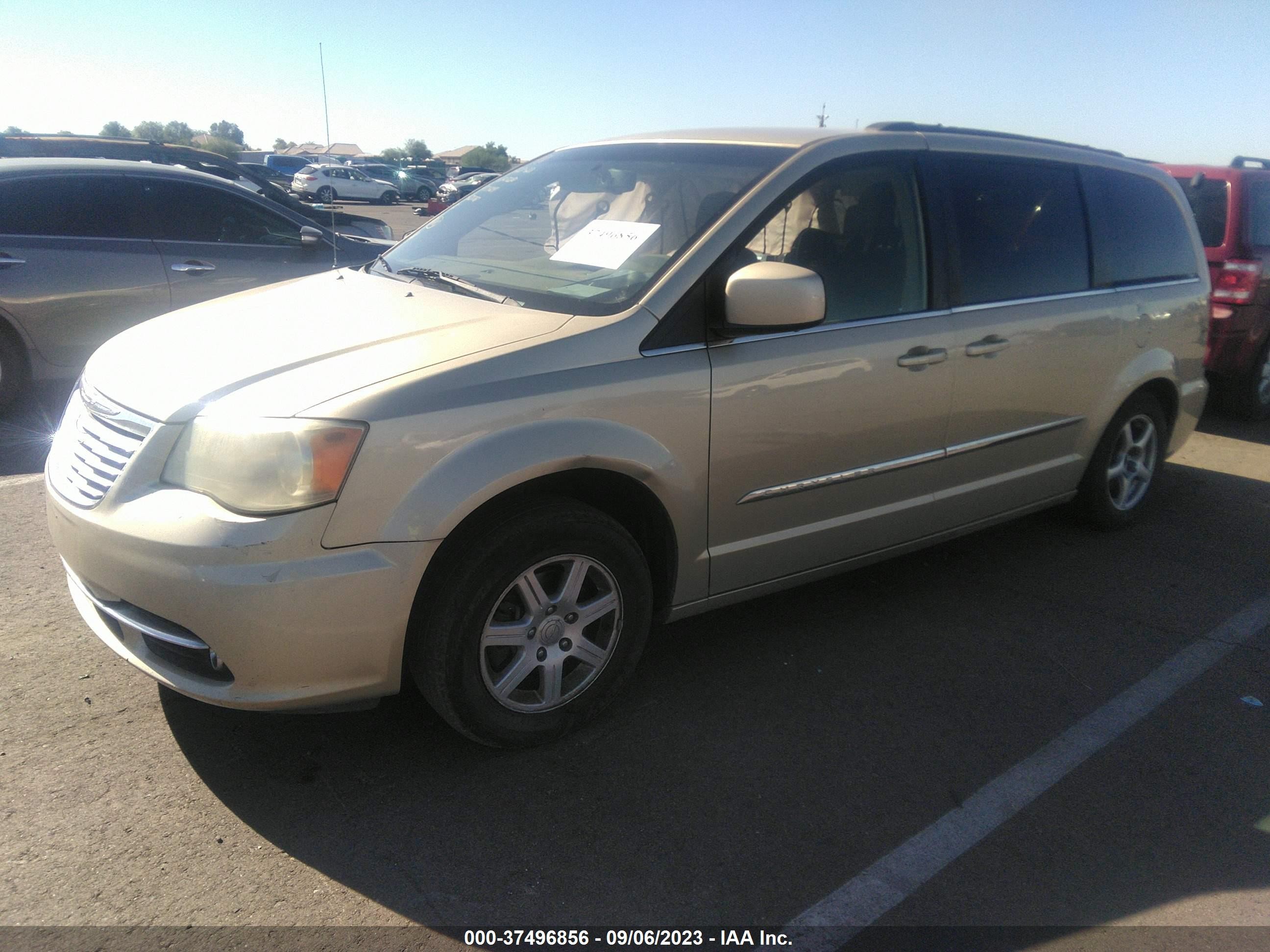 Photo 1 VIN: 2A4RR5DG0BR623767 - CHRYSLER TOWN & COUNTRY 