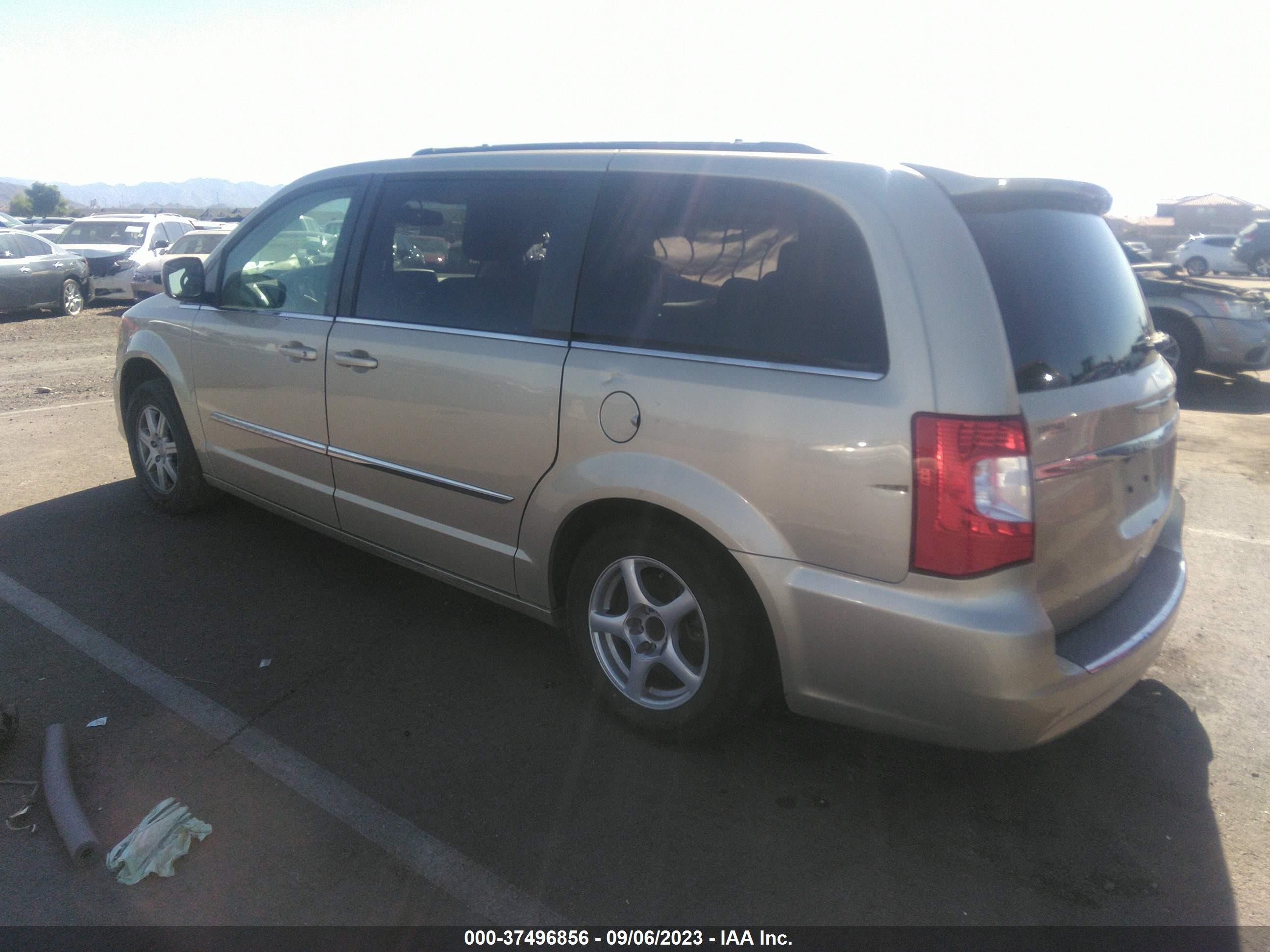 Photo 2 VIN: 2A4RR5DG0BR623767 - CHRYSLER TOWN & COUNTRY 