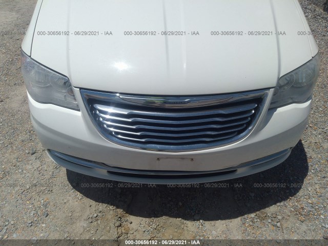 Photo 5 VIN: 2A4RR5DG0BR655375 - CHRYSLER TOWN & COUNTRY 