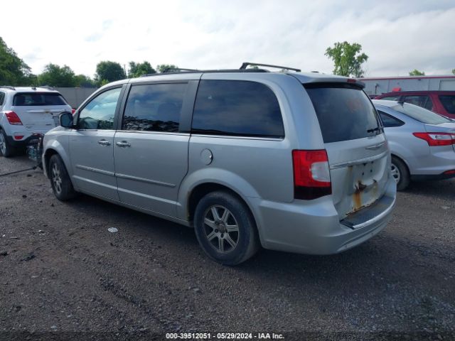 Photo 2 VIN: 2A4RR5DG0BR746582 - CHRYSLER TOWN AND COUNTRY 