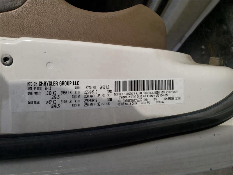 Photo 9 VIN: 2A4RR5DG0BR766217 - CHRYSLER TOWN & COU 