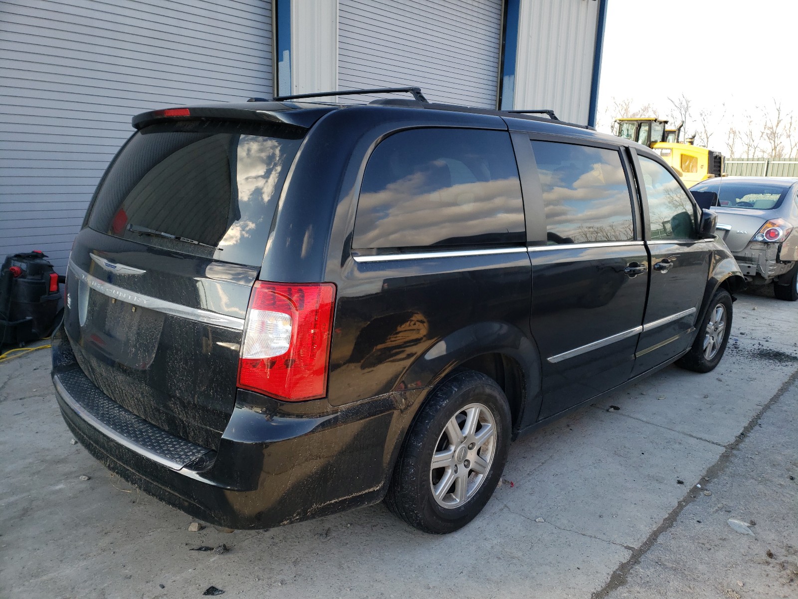 Photo 3 VIN: 2A4RR5DG1BR625222 - CHRYSLER TOWN &AMP COU 