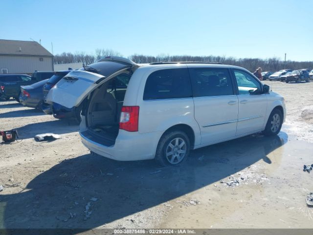 Photo 3 VIN: 2A4RR5DG1BR637368 - CHRYSLER TOWN & COUNTRY 