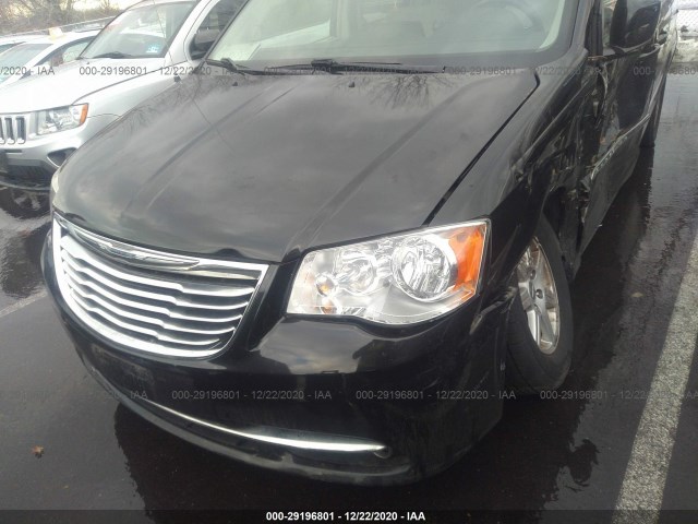 Photo 5 VIN: 2A4RR5DG1BR702008 - CHRYSLER TOWN & COUNTRY 