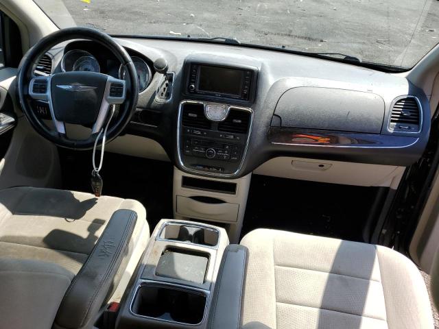 Photo 8 VIN: 2A4RR5DG2BR611068 - CHRYSLER TOWN & COU 