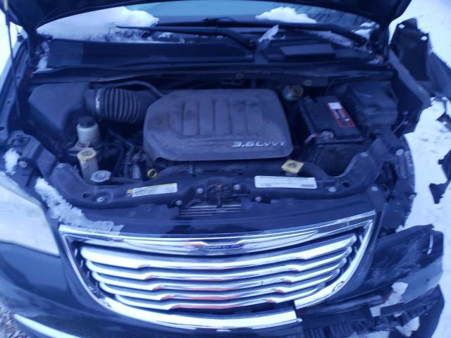 Photo 6 VIN: 2A4RR5DG2BR667110 - CHRYSLER TOWN &AMP COU 