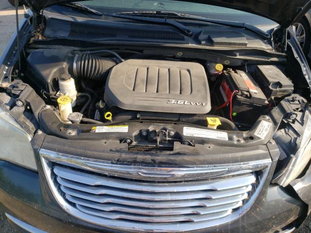 Photo 6 VIN: 2A4RR5DG2BR685865 - CHRYSLER TOWN &AMP COU 