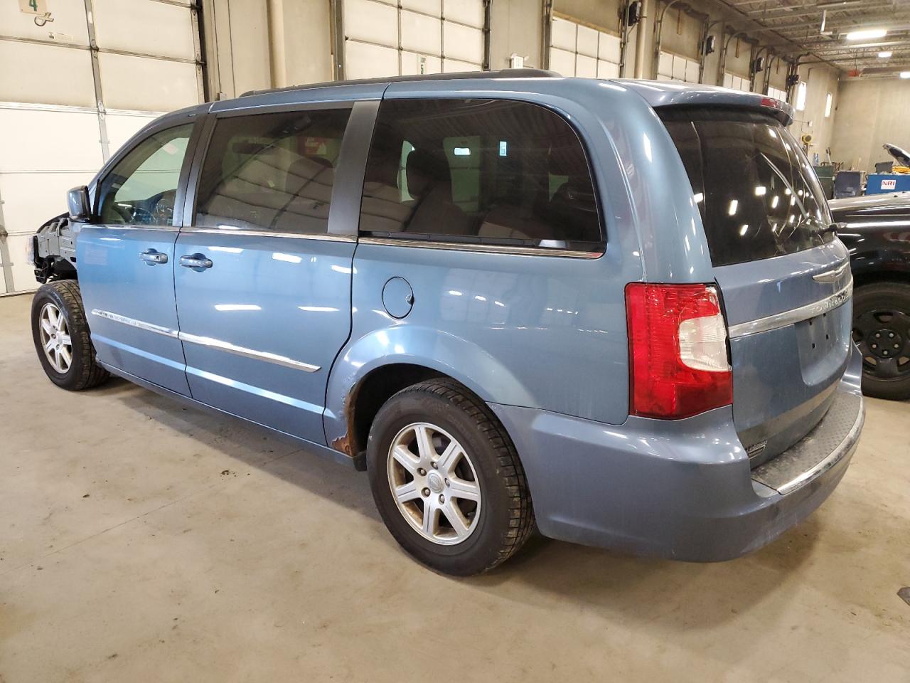 Photo 3 VIN: 2A4RR5DG2BR696252 - CHRYSLER TOWN & COUNTRY 