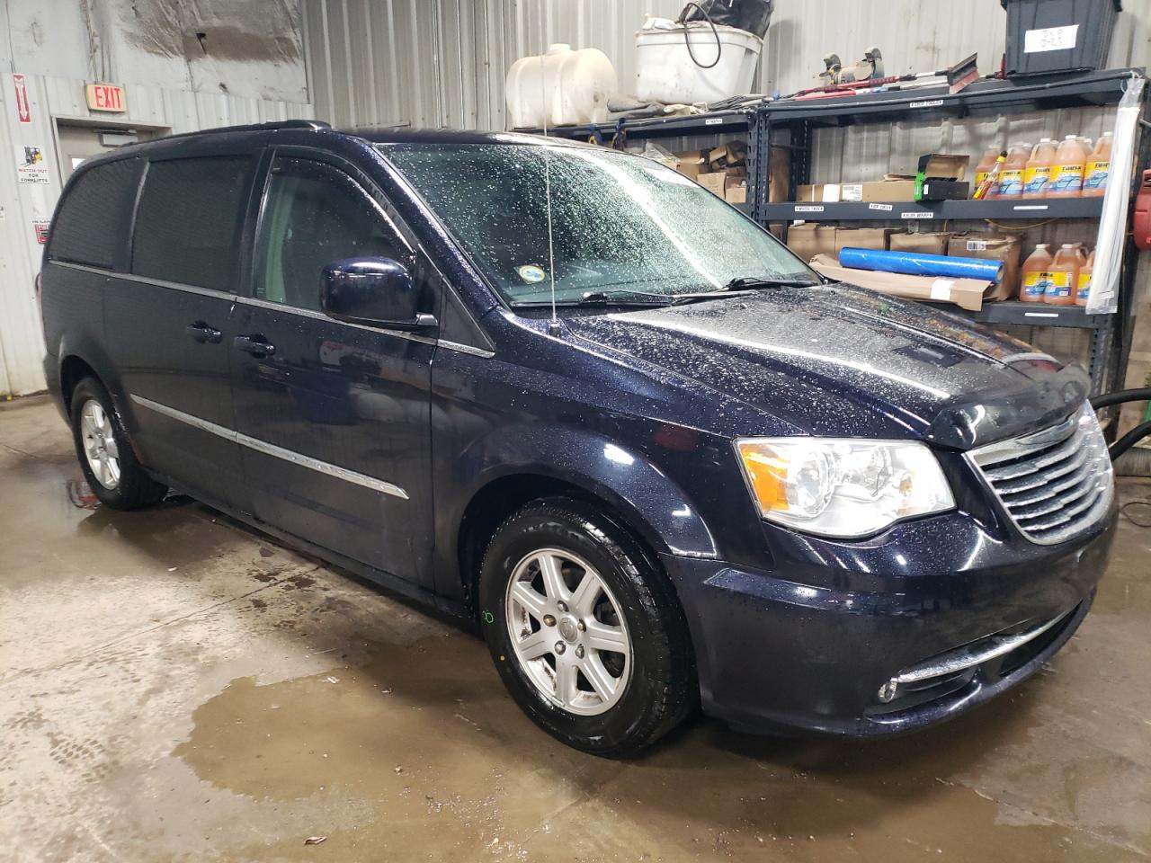 Photo 3 VIN: 2A4RR5DG2BR697790 - CHRYSLER TOWN & COUNTRY 