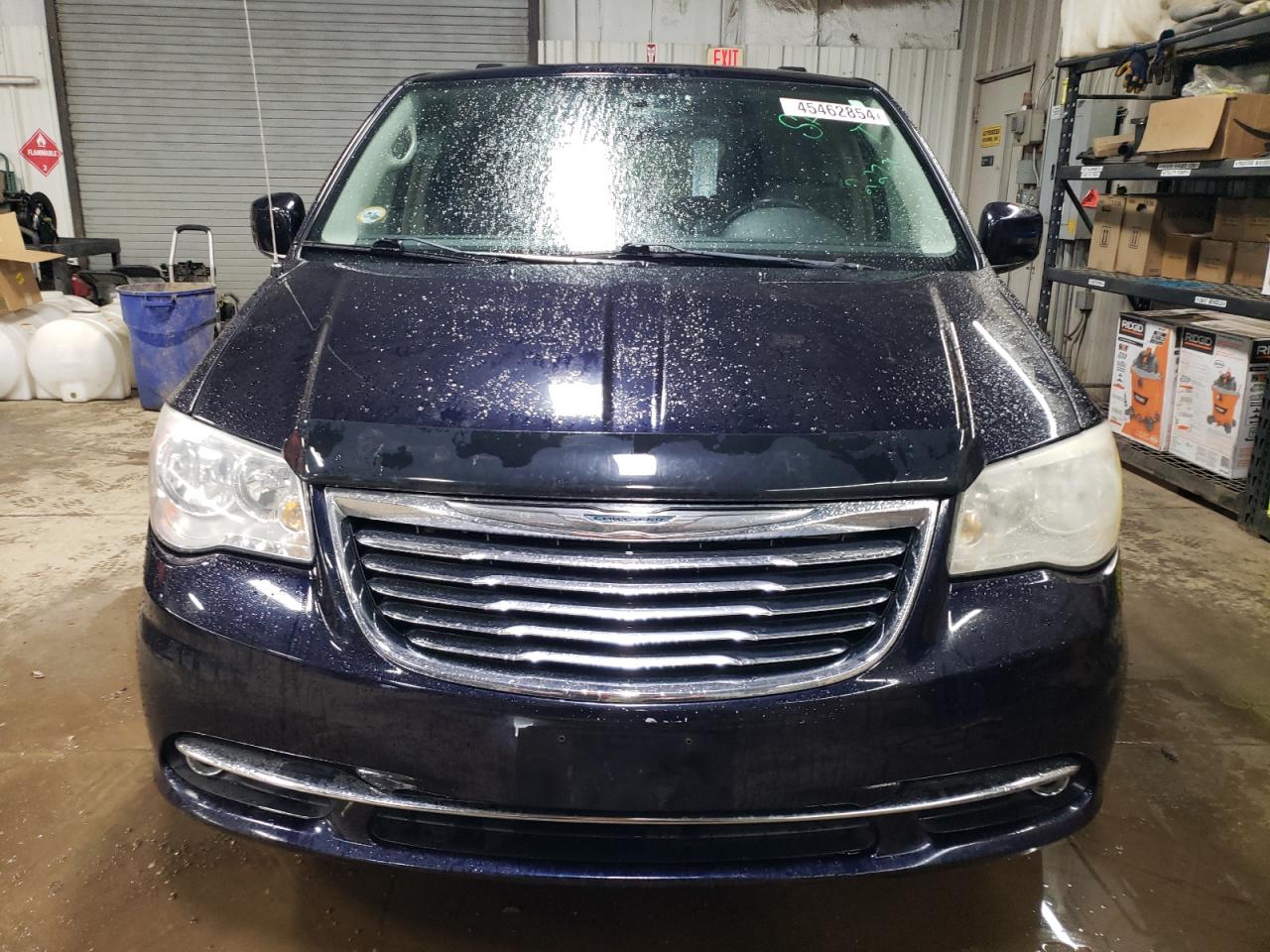 Photo 4 VIN: 2A4RR5DG2BR697790 - CHRYSLER TOWN & COUNTRY 