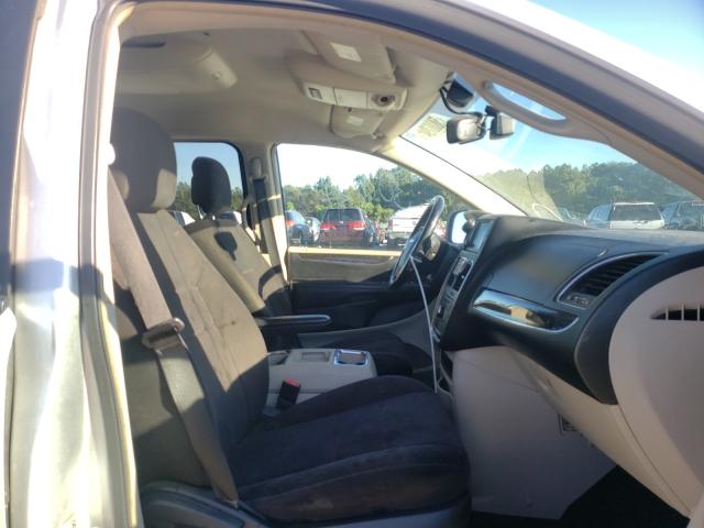 Photo 4 VIN: 2A4RR5DG2BR735499 - CHRYSLER TOWN &AMP COU 